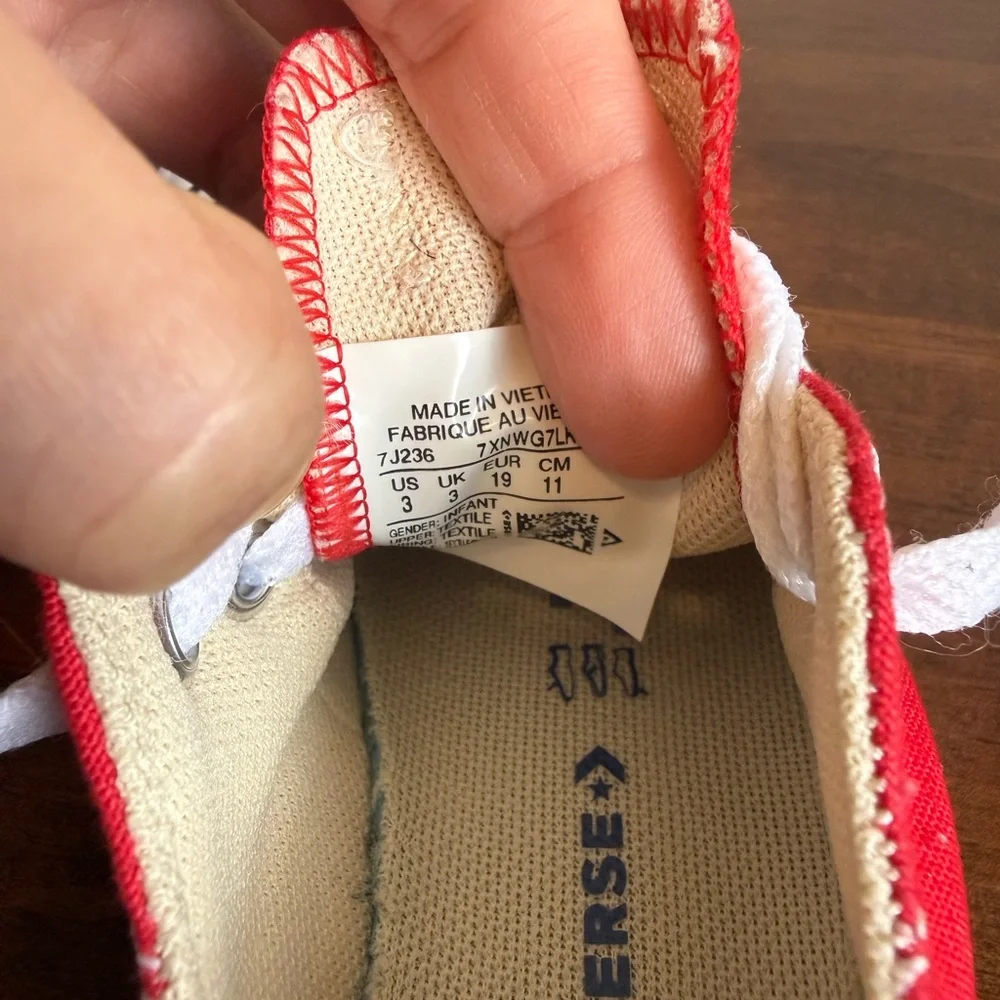 Bundle of Converse Kids Low-Top Sneakers in Red and White - Picture 14 of 15